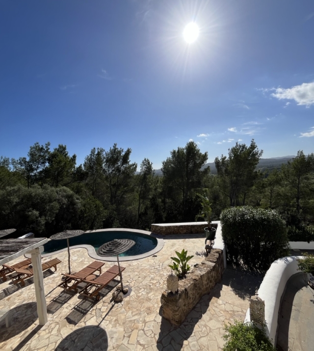 uitzicht en terras zwembad.jpeg